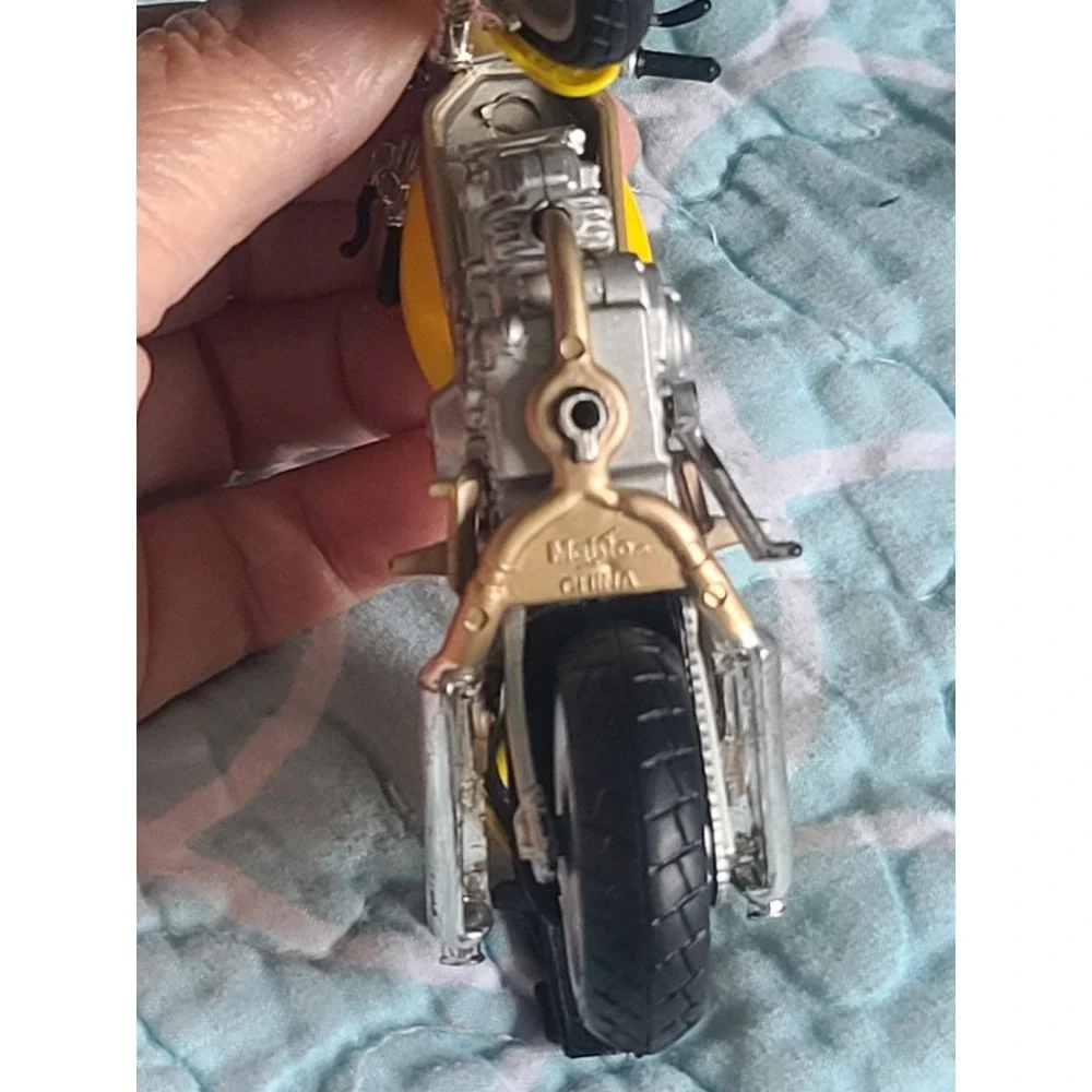 1/18 scale DUCATI MONSTER 900 Ducati Monster‎ diecast bike miniature motorcycle